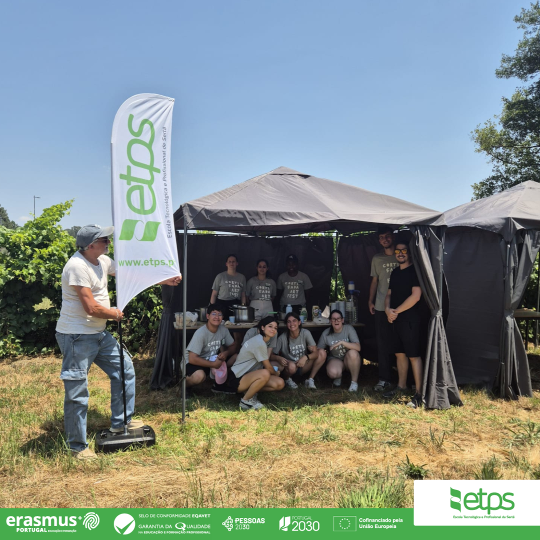 🎨Alunos da ETPS marcam presença no 1.º dia do Cortiçada Art Fest em Oleiros!🌳